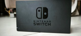 Consola Nintendo Switch + Mandos originales + base