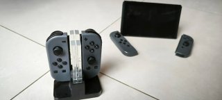 Consola Nintendo Switch + Mandos originales + base
