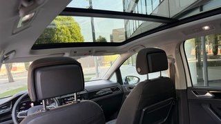 Volkswagen Touran 2.0 TDI R-Line DSG  7 Plazas-Techo Panorámico