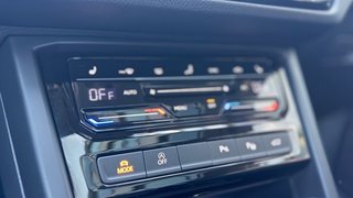 Volkswagen Touran 2.0 TDI R-Line DSG  7 Plazas-Techo Panorámico