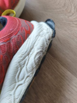 Zapatillas Salomon y New Balance Morado/Rojo