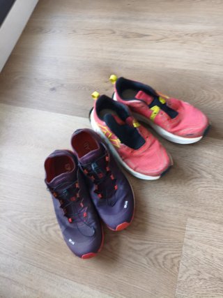 Zapatillas Salomon y New Balance Morado/Rojo