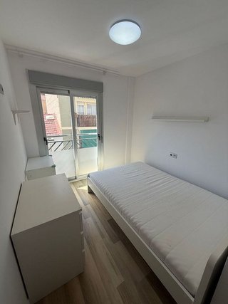 Piso en alquiler en Carolinas Bajas en Alicante