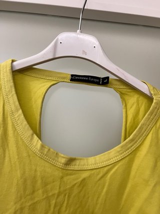 Camiseta verde amarilla espalda abierta Talla L