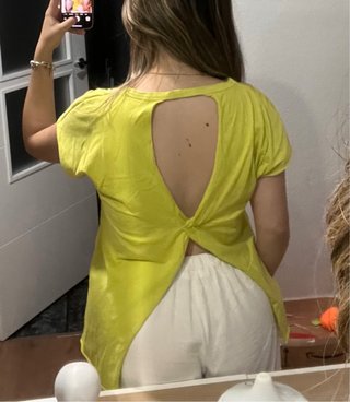 Camiseta verde amarilla espalda abierta Talla L
