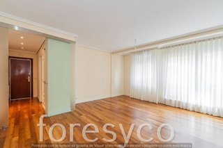 Piso en alquiler en San Juan Bautista en Madrid