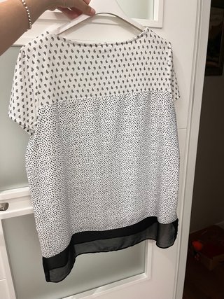 Camiseta Estampada Blanca y Negra Talla M