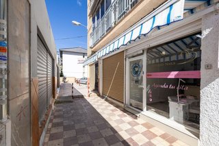 Local comercial en venta en Polígono Cartuja – La Paz en Granada