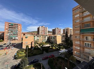 Piso en alquiler en Polígono Cartuja – La Paz en Granada