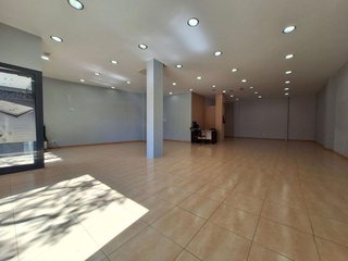 Local comercial en venta en Centre - Eixample – Can Llobet – Can Serra en Barbera del Vallès