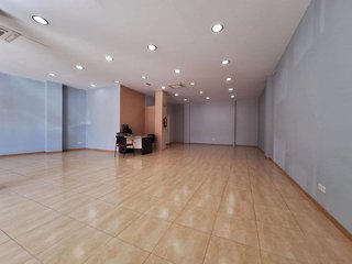 Local comercial en venta en Centre - Eixample – Can Llobet – Can Serra en Barbera del Vallès