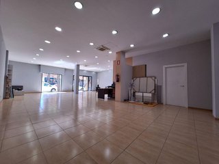 Local comercial en venta en Centre - Eixample – Can Llobet – Can Serra en Barbera del Vallès