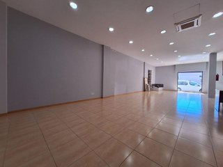 Local comercial en venta en Centre - Eixample – Can Llobet – Can Serra en Barbera del Vallès