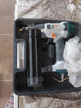Pistola de clavos EZ-Fasten