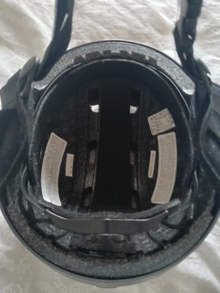 Casco de esquí gris
