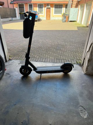 Monopattino Elettrico Ninebot G30 Usato Poco