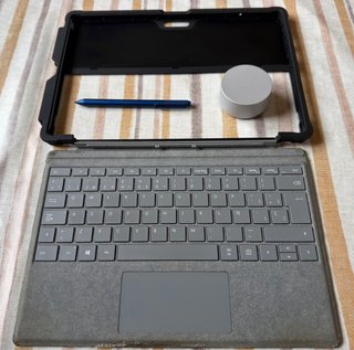 Microsoft Surface Pro 5 1796 12,3” con accesorios