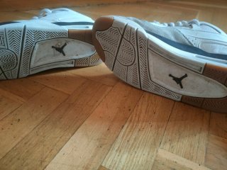 Zapatillas Nike Air Jordan grises y blancas