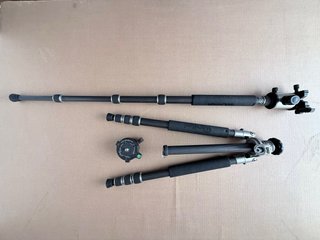 Trípode Rollei con rótula y base niveladora