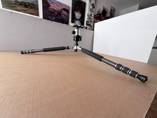 Trípode Rollei con rótula y base niveladora