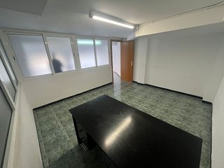 Local comercial en venta en Singuerlín - Can Franquesa - Les Oliveres en Santa Coloma de Gramanet