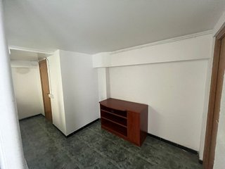 Local comercial en venta en Singuerlín - Can Franquesa - Les Oliveres en Santa Coloma de Gramanet