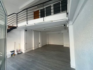 Local comercial en venta en Singuerlín - Can Franquesa - Les Oliveres en Santa Coloma de Gramanet