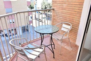 Piso en alquiler en Avda. de Abril. - 9 de octubre en Sagunto