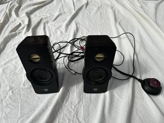 Altavoces Wharfedale Negros