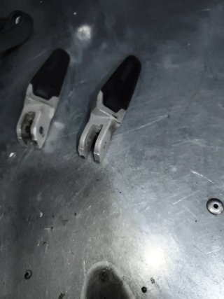 Estribera trasera izquierda Ducati Monster 821