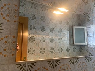 Mueble de lavabo naranja retro. Muy buen estado.