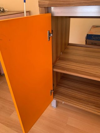 Mueble de lavabo naranja retro. Muy buen estado.