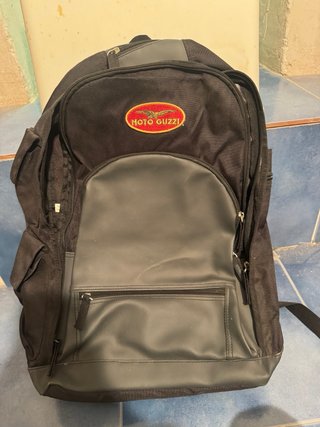 Mochila Moto Guzzi Negra y Gris