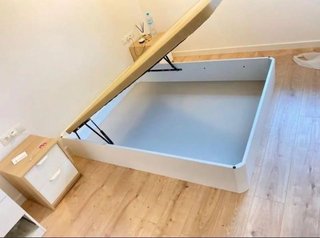 Canapés y colchones.