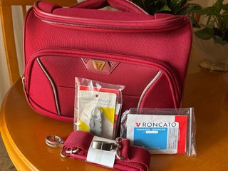 Maleta de mano Valigeria Roncato roja sin estrenar