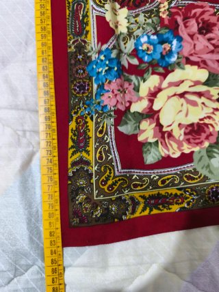 Pañuelo mujer flores, granate