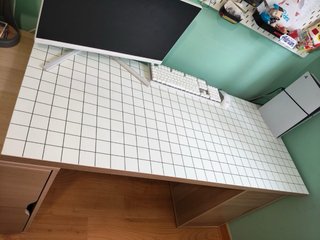 Tablero de escritorio blanco y madera 140x60