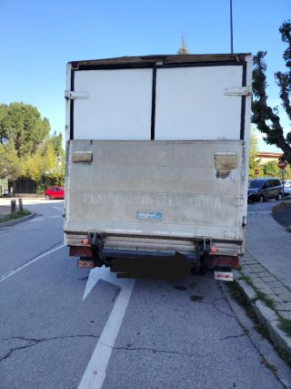 Iveco con plataforma