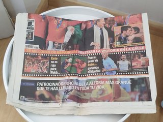 Lote Periódicos Mundial España 2010. Marca y Razón