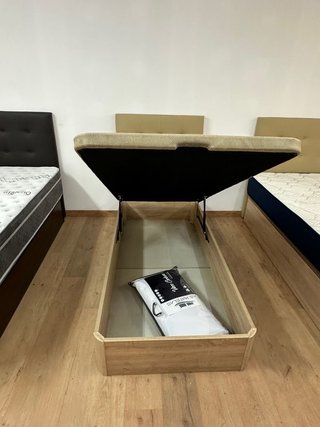 Canapés y colchones.