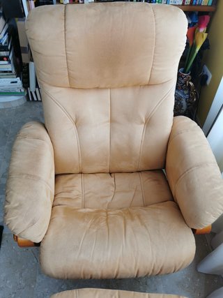 Sofá de ante reclinable giratorio + reposapiés