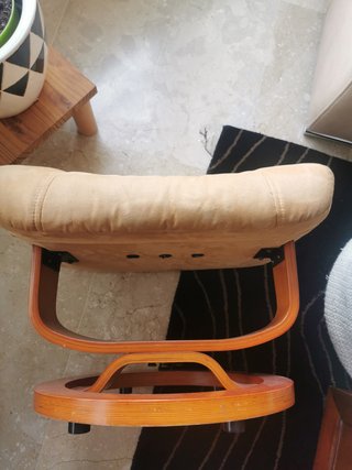 Sofá de ante reclinable giratorio + reposapiés