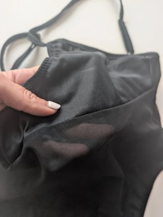 Bañador negro con transparencias