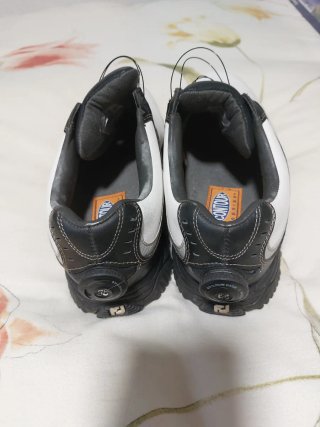 Zapatos de Golf Blancos y Negros