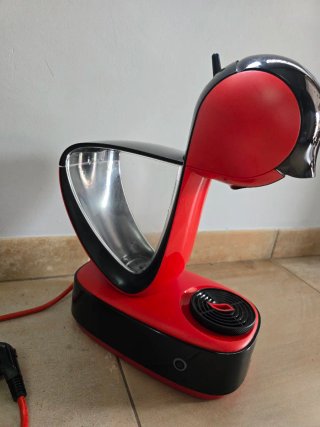 Cafetera Dolce Gusto Roja y Negra