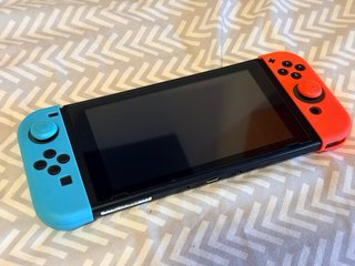 Nintendo Switch + Accessori + Custodia