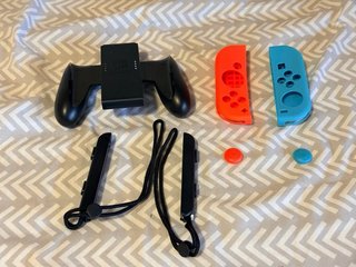 Nintendo Switch + Accessori + Custodia