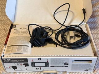 Nintendo Switch + Accessori + Custodia