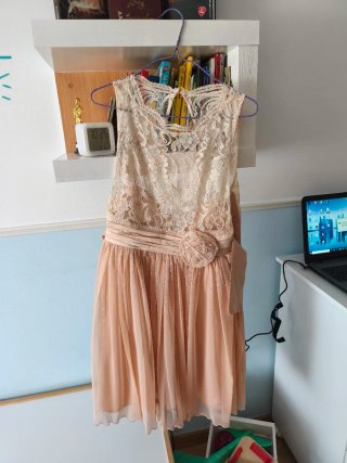 Vestido rosa encaje