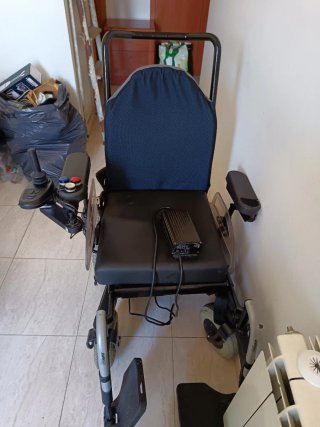 Silla de Ruedas Eléctrica Negra
